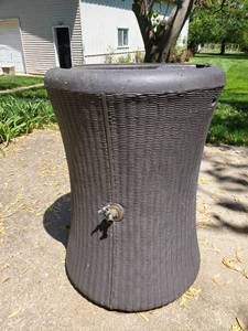 lot 190 image: GOOD IDEAS Water Collecting Barrel with Spout