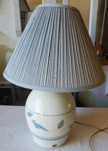 lot 1021 image: Hand Painted CCD Blue and White Lamp