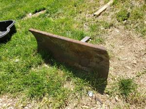 lot 1026 image: Shovel Attachment for Tractor