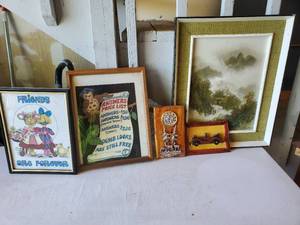 lot 10006 image: Lot of Wall Decor. Answers Price List . Friends Forver and 1 Oil