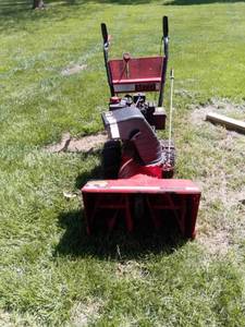 lot 1015 image: MTD 524, 2 Stage Snow Blower