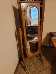 lot 15 image: Oak Powell Freestanding Mirror with Jewelry Box
