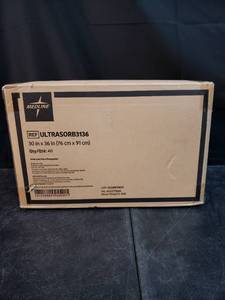 lot 8800 image: Medline Ultrasorb 30x36 Underpads 40ct