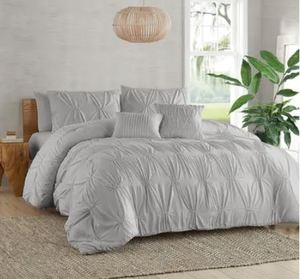 lot 9455 image: Garment Washed Elastic 5-Piece Queen Comforter Set- Retail$79.98