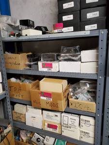 lot 32530 image: 58in Metal Shelf