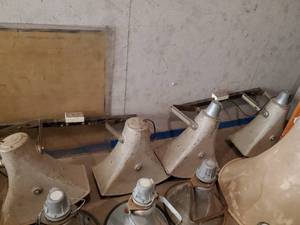 lot 32540 image: 4 Sets of 2 Speakers For Speaker Stands