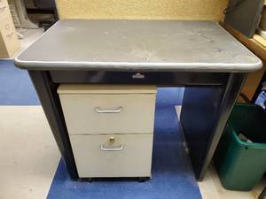 lot 32573 image: 36in Table With File Cabinet