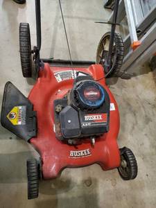 lot 32583 image: Huskee 4.0HP Push Mower