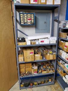 lot 32529 image: 6ft Metal Shelf