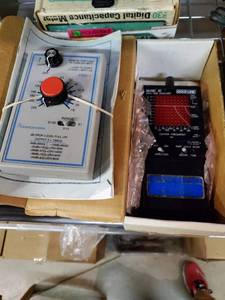 lot 35739 image: Spectrum Analyzer, Speaker Line Tester