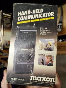 lot 35865 image: Handheld Radios
