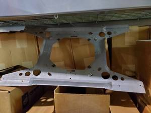 lot 35911 image: (50) Speaker T Bars, (30) Cans