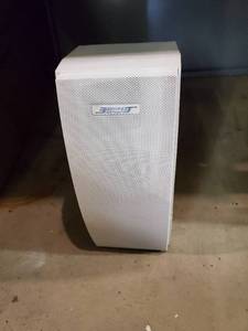 lot 35941 image: (2) Bose 251 Speakers