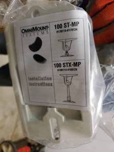 lot 35950 image: Speaker Mounts