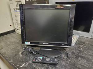 lot 35601 image: Sharp 15in TV LC-15SHU7U