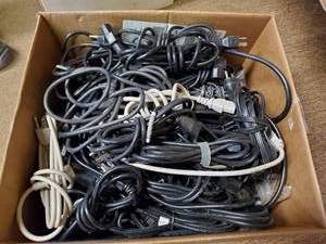 lot 35618 image: Box Of Misc Power Cords