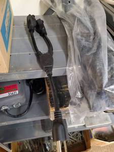 lot 35635 image: (9) Electrical AC Y Cables