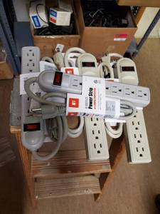 lot 35638 image: (6) Power Strips