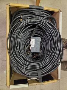 lot 35677 image: Tub Of Long VGA Cables And Splitter