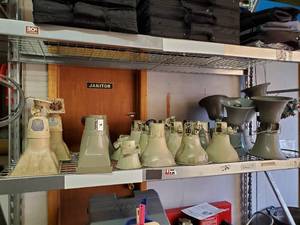lot 35681 image: Paging Horns