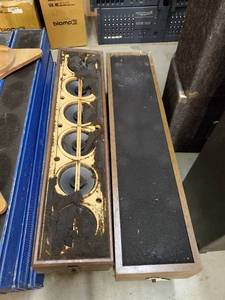 lot 35692 image: (4) 42in Speakers