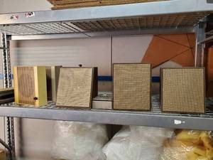 lot 35699 image: Used Wall Speakers