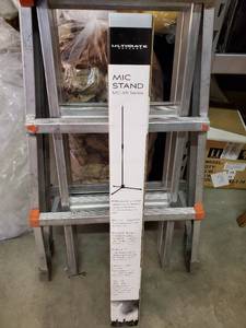 lot 35709 image: Mic Stand MC-85