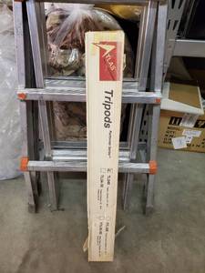 lot 35713 image: (2) Tripod Stand TL34E