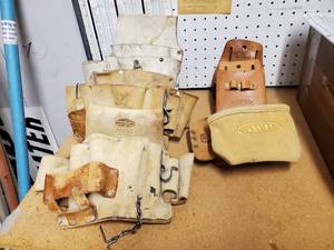 lot 32502 image: Tool Belt Pouches, Paper Holder