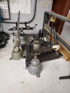 lot 32507 image: (4) Omni Vises
