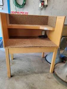 lot 32553 image: Wood Work Station