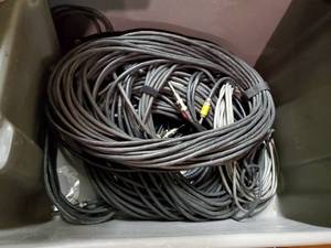 lot 35831 image: 14in Speaker Cables
