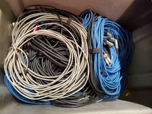 lot 35833 image: 25ft Mic Cables