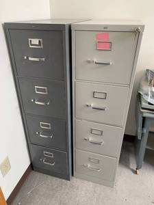 lot 36007 image: (2) File Cabinets