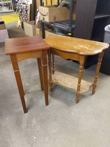 lot 1011 image: Square Side Table 24 x 11 x 11 in with Wooden Entryway Table 22 x 23 x 12 in