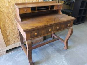 lot 1020 image: Helmers Manufacturing S and B Preferred Company 2 Piece Writers Desk 42 x 39 x 21 in