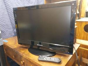 lot 1021 image: Dynex 24 in TV with Remote