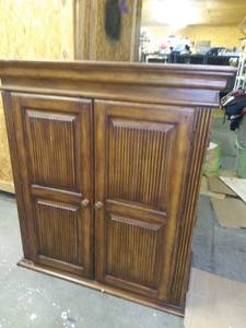 lot 1033 image: Wood Armoire 49 x 44 x 21 in