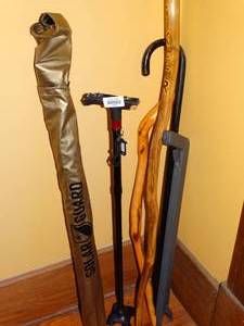 lot 19621 image: Lot of Walking Sticks - Canes & Grabber