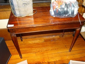 lot 19664 image: Small Rectangular Wood Table