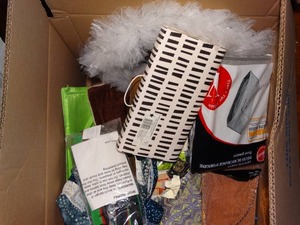 lot 19734 image: Box with some Fabric and Misc