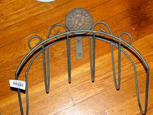 lot 19748 image: Metal House Hose Holder