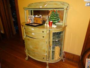 lot 19632 image: Avocado Green Buffet with Mirror