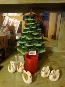 lot 19630 image: Porcelain Christmas Tree & Set of Lenox Swans