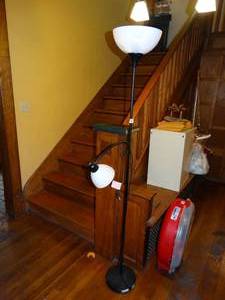 lot 19762 image: 2 Globe Floor Lamp