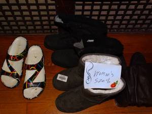 lot 19769 image: Womens Sandals and Boots Sz 8