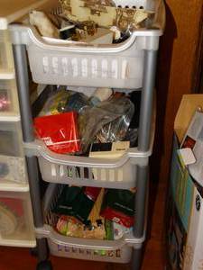 lot 19780 image: Lot of Craft Items and Small Plastic Storage