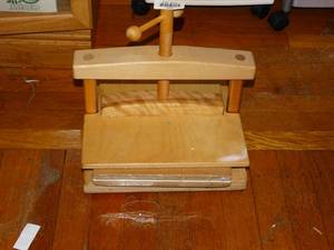 lot 19782 image: Small Wooden Press