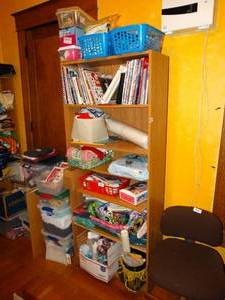 lot 19806 image: Large Lot of Sewing and Quilting Fabric and Yarn