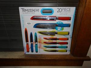 lot 19841 image: Tomodachi Knife Set
